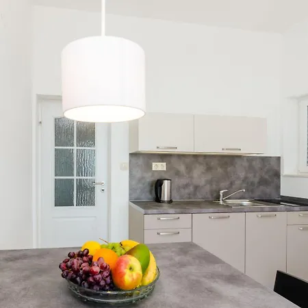 Apartman And Bouganvillea