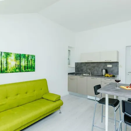 Apartman And Bouganvillea