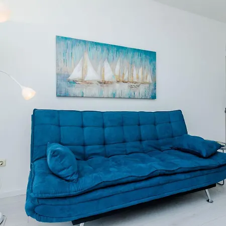 And Bouganvillea - Sea View & Garden Mlini