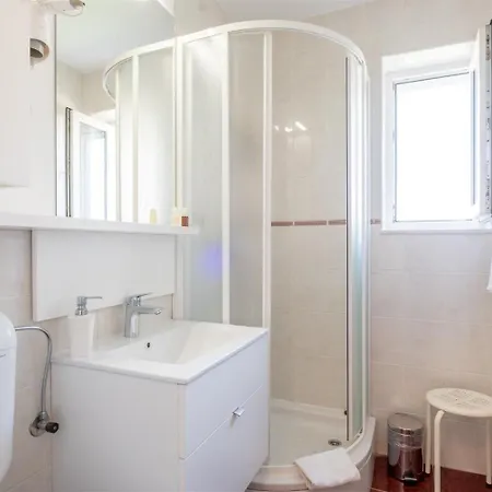 Apartman And Bouganvillea *