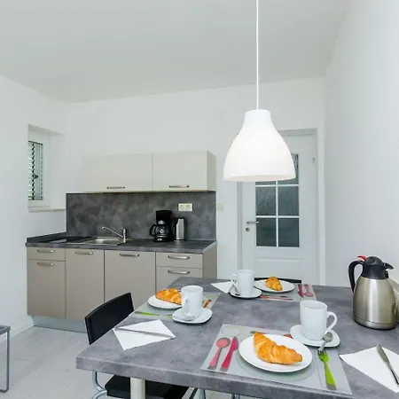 And Bouganvillea Apartment *