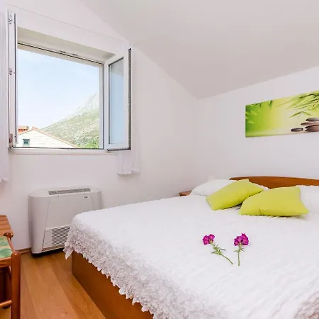 Guest house And Bouganvillea - Sea View & Garden Mlini