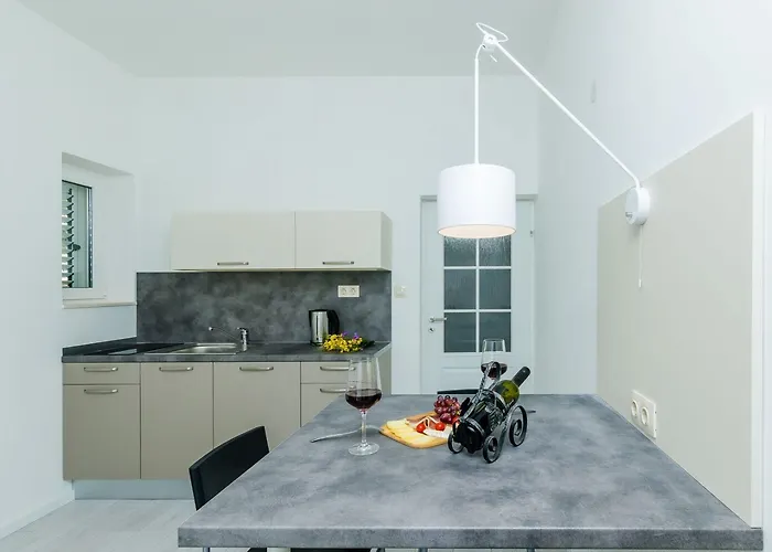 And Bouganvillea * Mlini