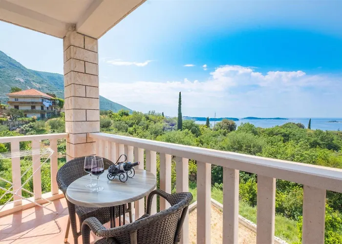 Lägenhet And Bouganvillea *