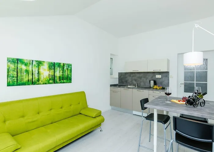 Lägenhet And Bouganvillea