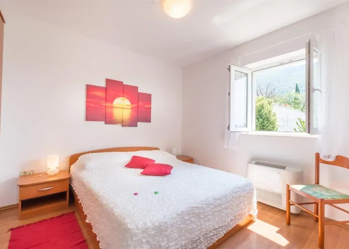 And Bouganvillea Lägenhet Mlini