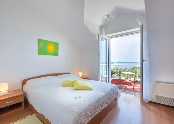 And Bouganvillea Lägenhet Mlini