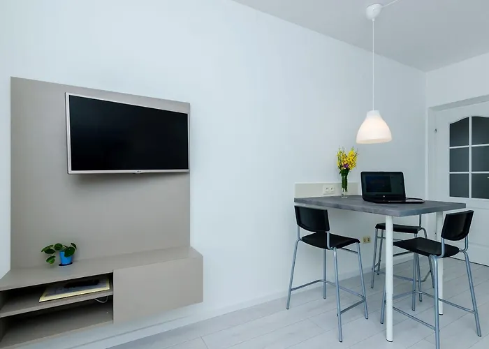 Lägenhet And Bouganvillea