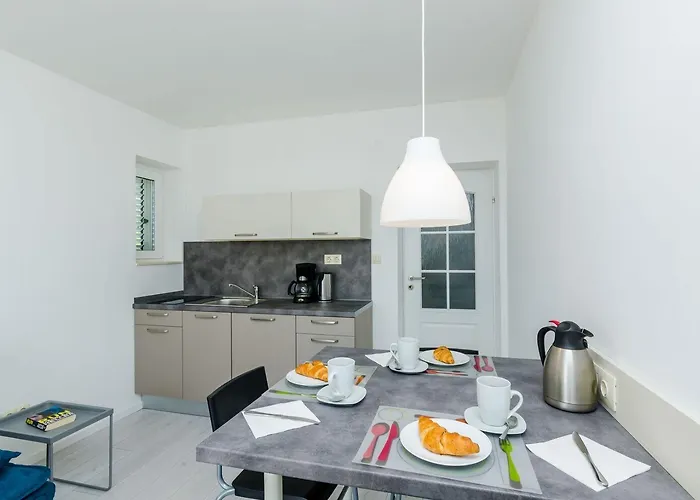 And Bouganvillea Lägenhet *