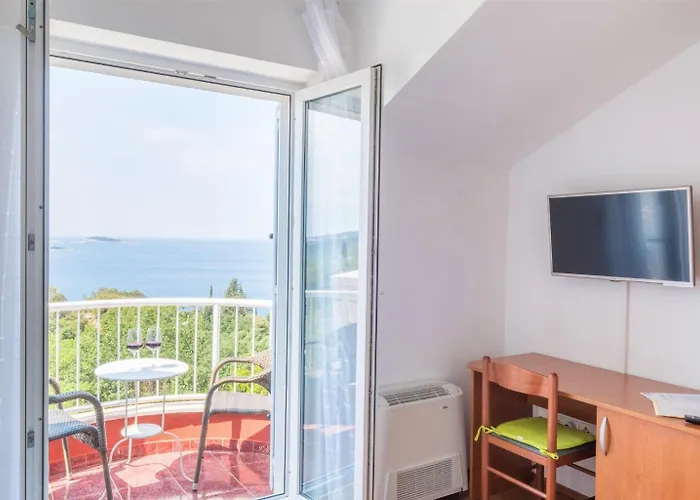 And Bouganvillea * Mlini