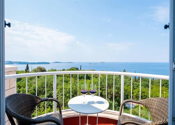 And Bouganvillea Mlini