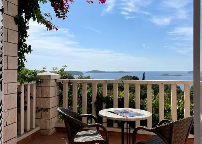 Lägenhet And Bouganvillea *