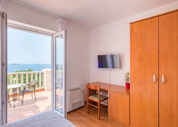 And Bouganvillea Lägenhet Mlini