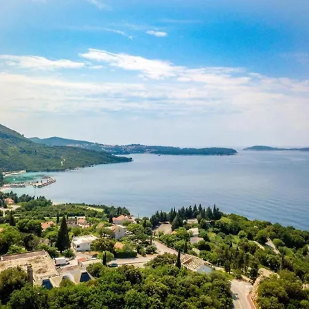 And Bouganvillea - Sea View & Garden Guest house