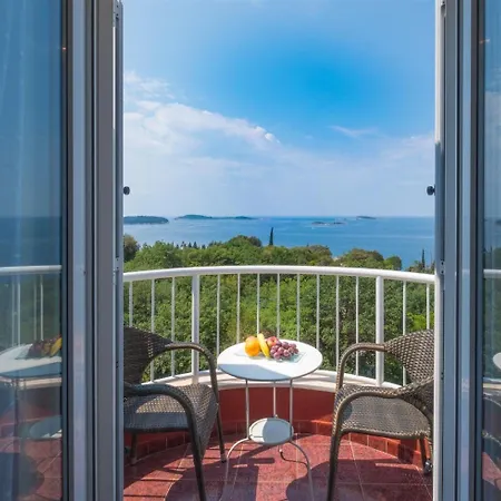 And Bouganvillea - Sea View & Garden *