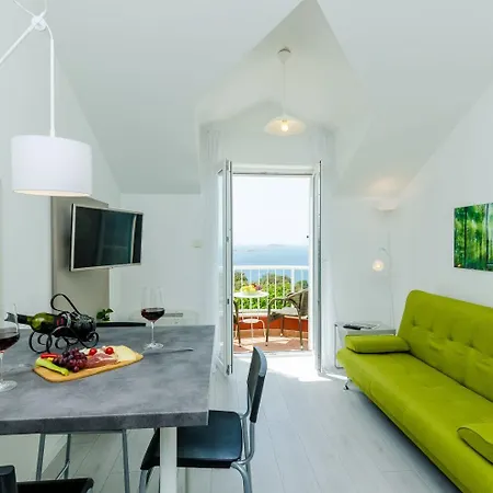 And Bouganvillea - Sea View & Garden *
