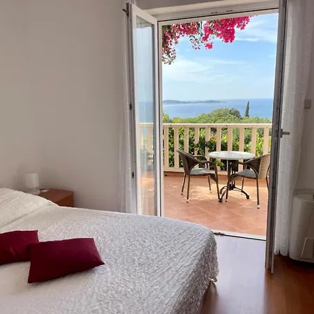 And Bouganvillea - Sea View & Garden Guest house *