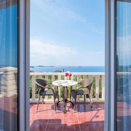 And Bouganvillea - Sea View & Garden *