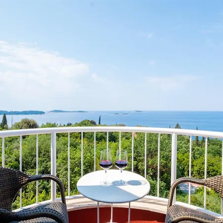 And Bouganvillea - Sea View & Garden Mlini