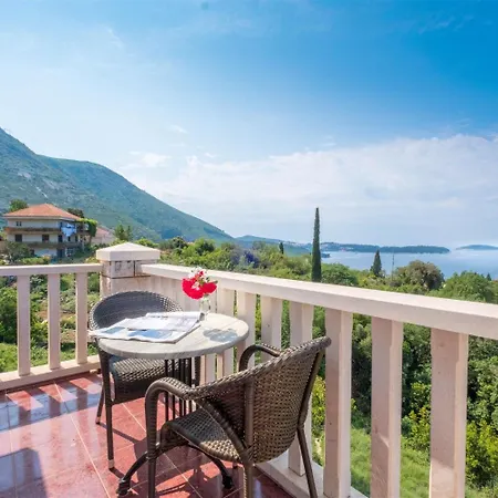 And Bouganvillea - Sea View & Garden * Mlini