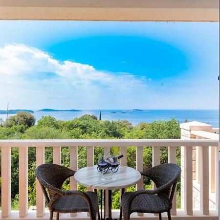 And Bouganvillea - Sea View & Garden Mlini