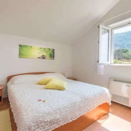 And Bouganvillea - Sea View & Garden Guest house